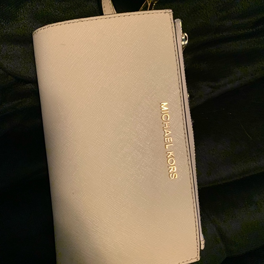 Mk phone wristlet ballet pink